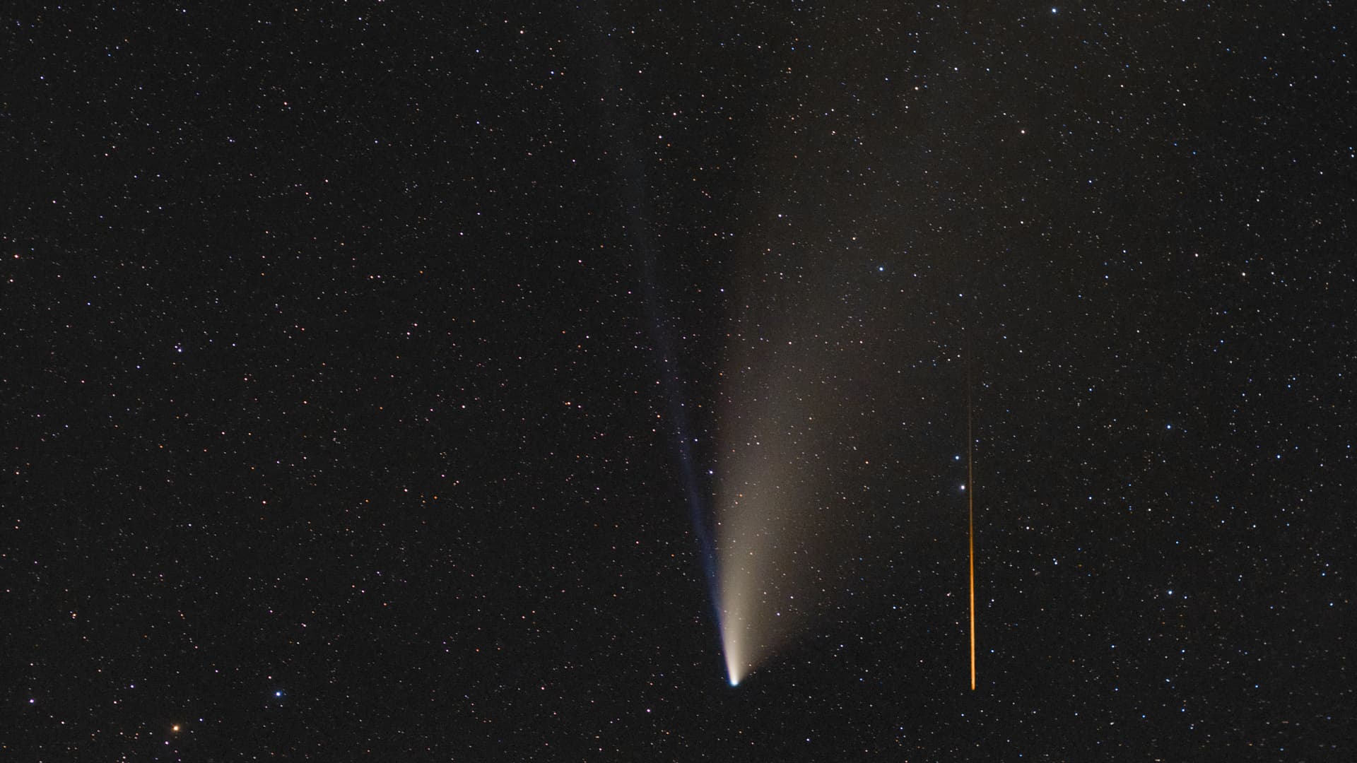 Komet Neowise Trifft Meteor Spektrum Der Wissenschaft